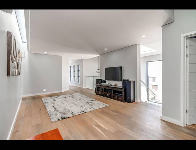 6 BEDROOM HOUSE FOR SALE IN STEYN CITY